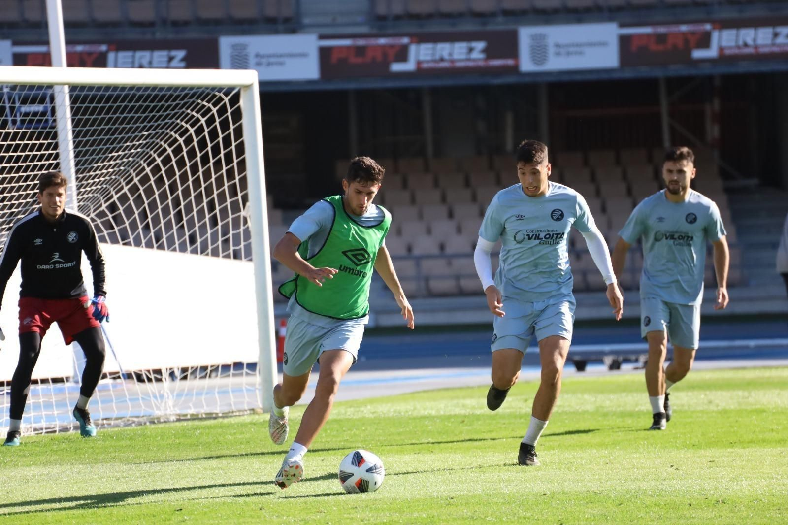 Imágenes del entrenamiento del Xerez DFC en Chapín Imágenes del entrenamiento del Xerez DFC en Chapín