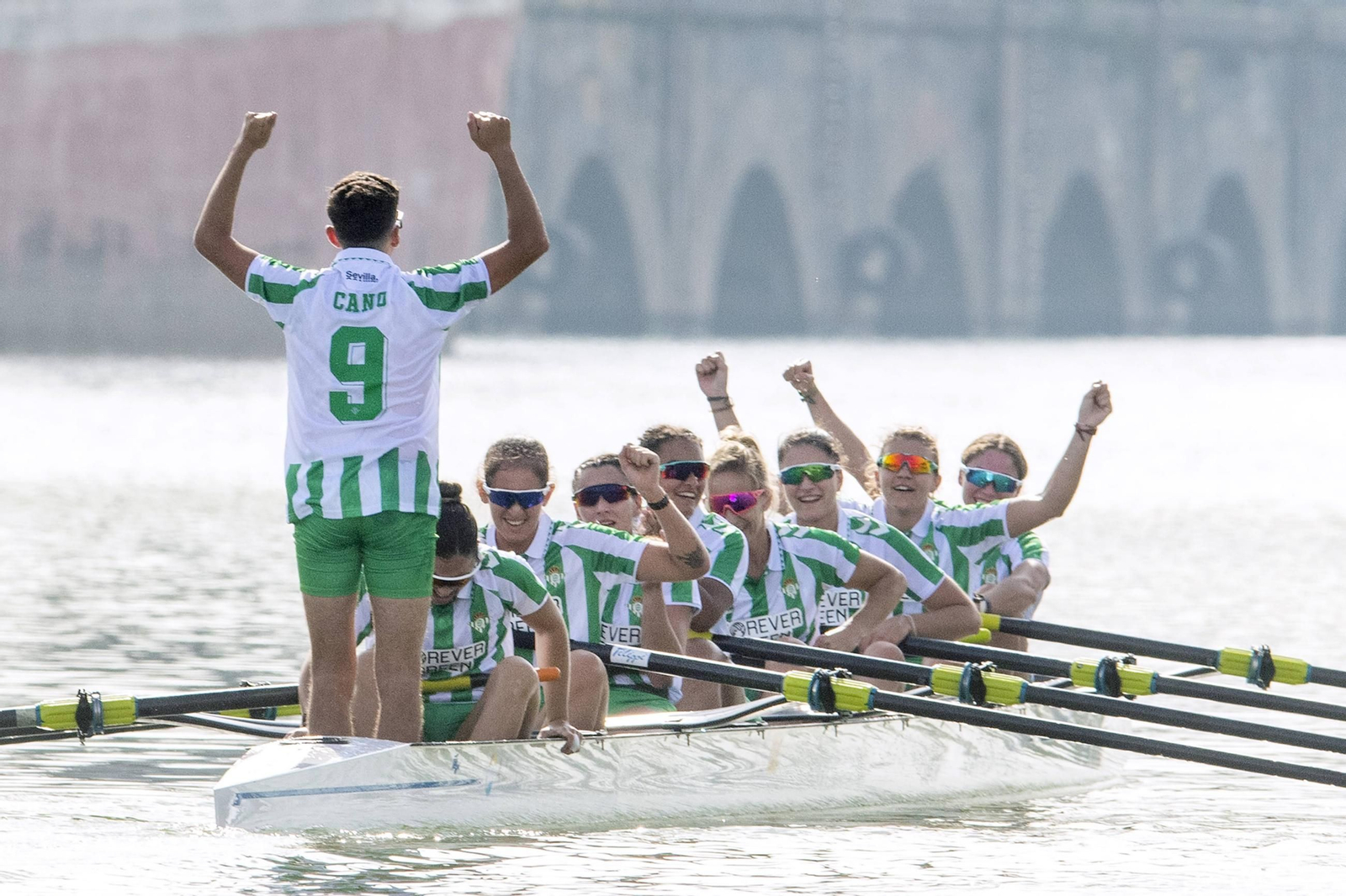 Las fotos de la regata Sevilla-Betis 2024: nuevo triunfo del Betis
