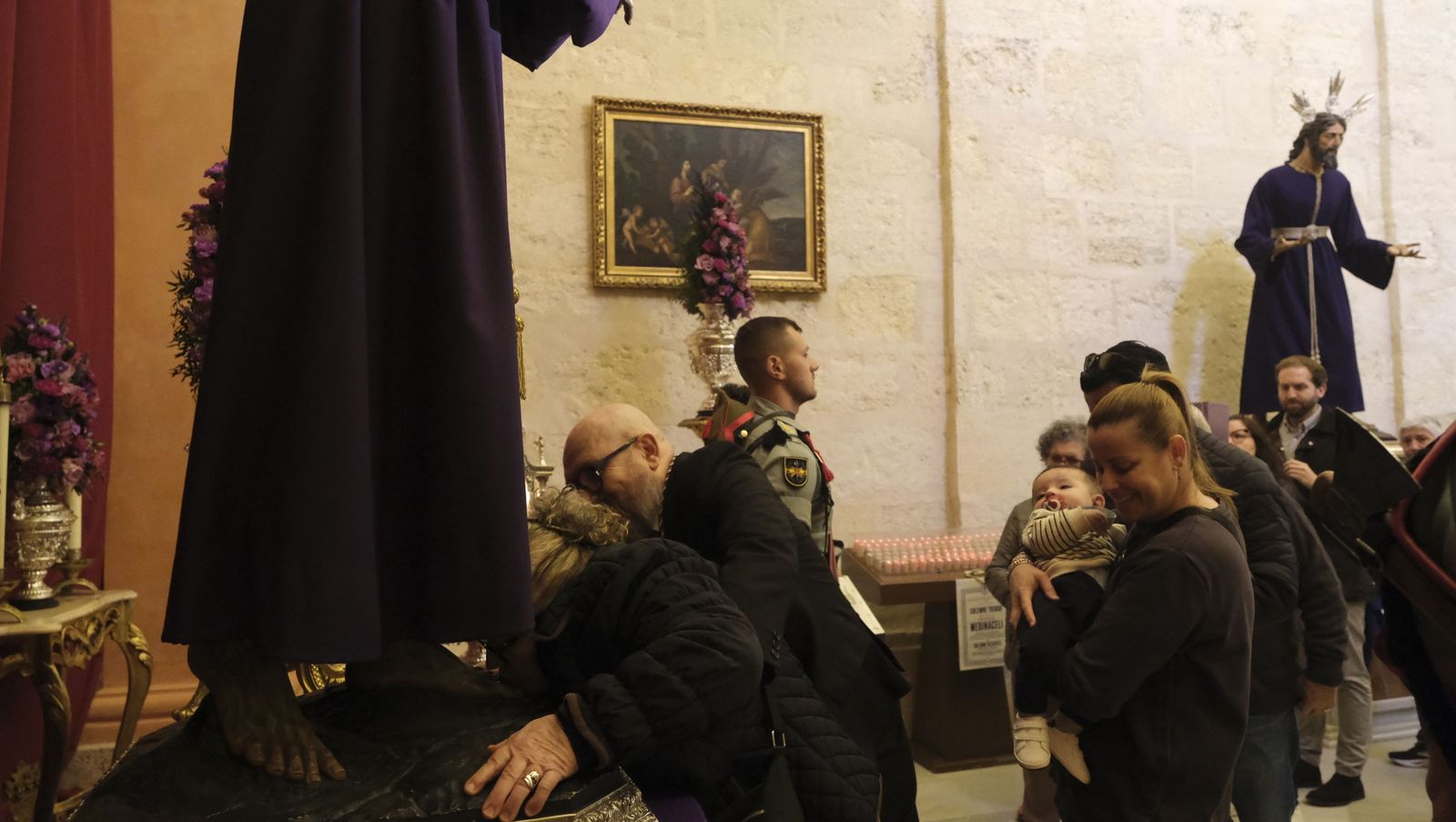 El besapiés del Cristo de Medinaceli en imágenes