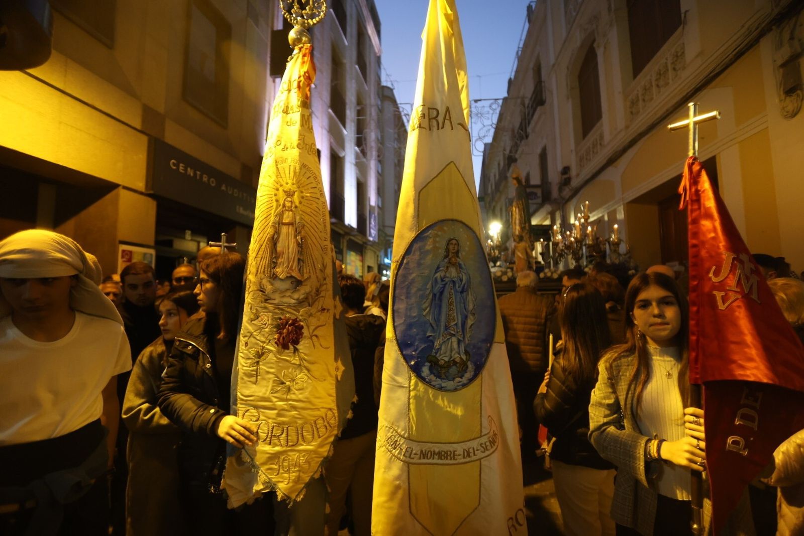 La procesión de la Virgen de la Milagrosa de Córdoba, en imágenes