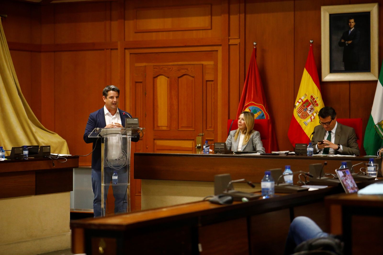 El portavoz municipal de IU, Pedro García, durante su participación en el Pleno.