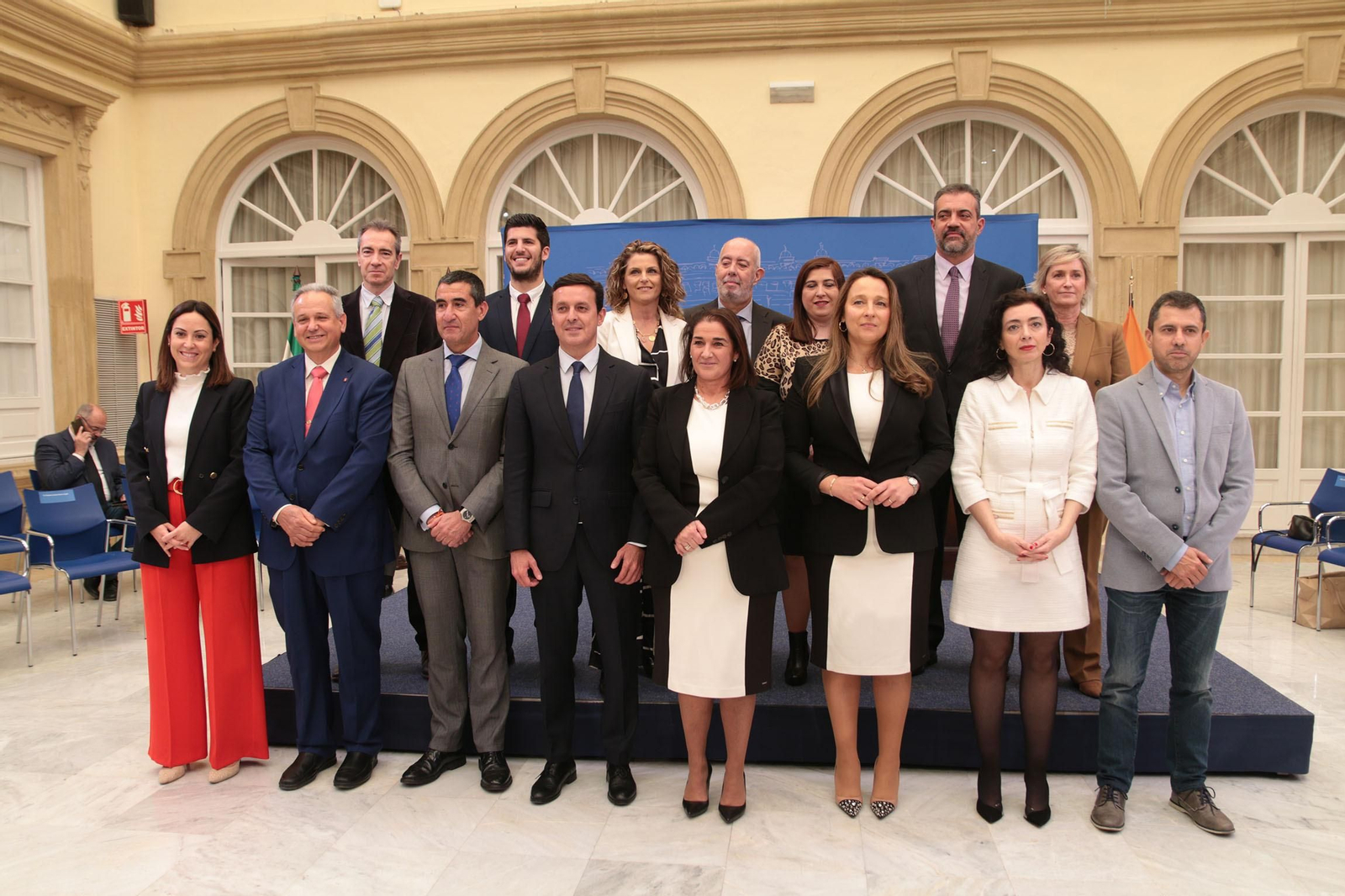 Foto de familia de la nueva Junta de Gobierno.