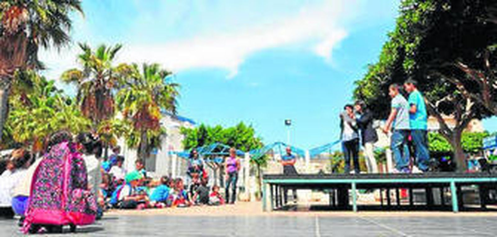 Día de Libro celebrado este año en la plaza por la Ampa Media Luna.