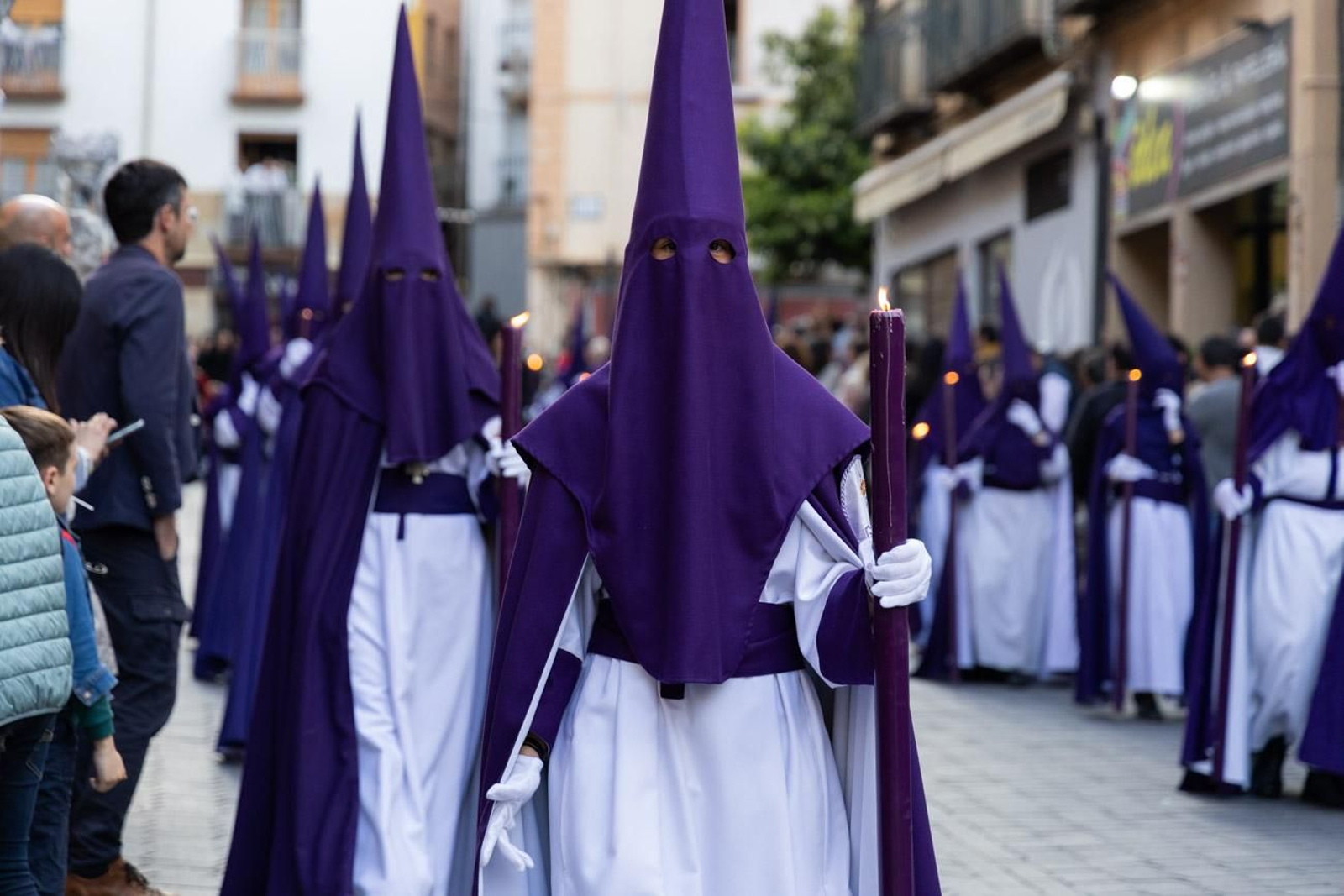 Las cofradías de la Vera Cruz, Expiración y Gran Poder lucen sus cortejos en la calle