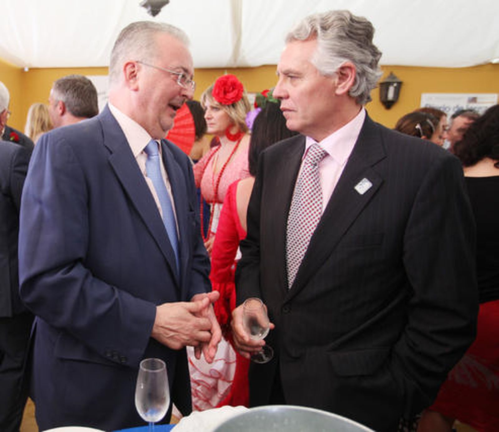 El presidente del Consejo Regulador, Antonio Fernández, con el consejero de Gobernación, Francisco Menacho.

Foto: Vanesa Lobo