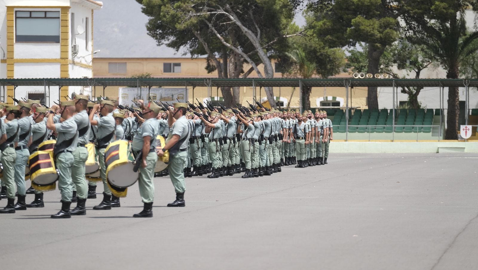 Visita de la Ministra de Defensa Margarita Robles a La Legión Española, en Viator