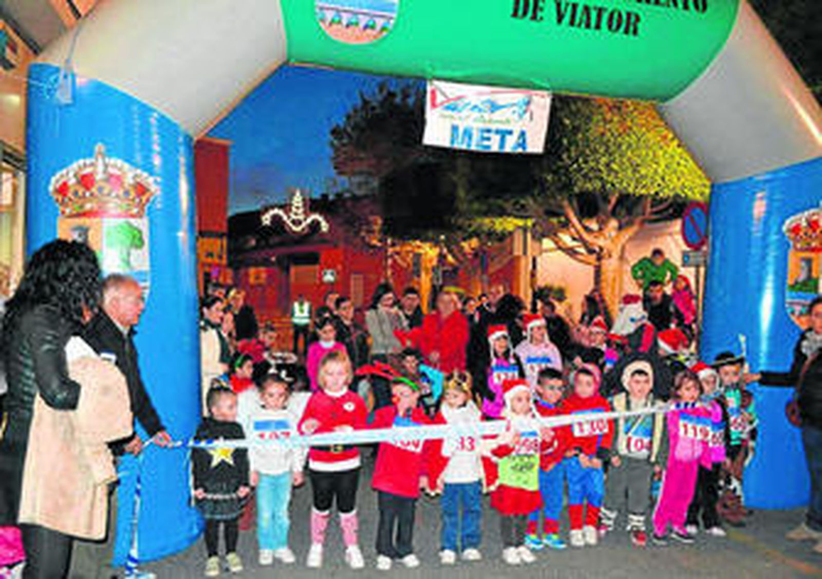 Los pequeños antes de comenzar la carrera.