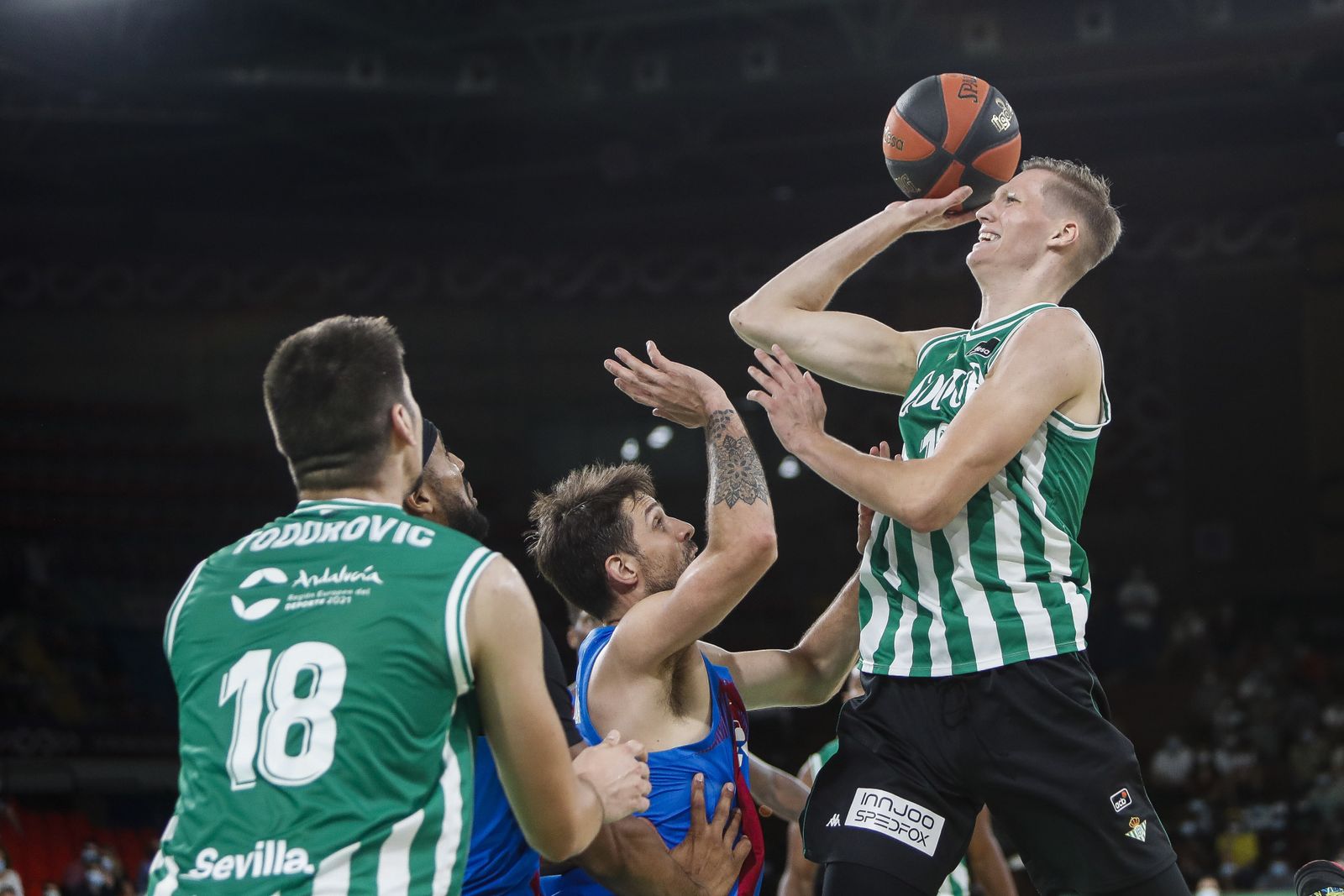 Bleijenbergh trata de lanzar ante Laprovittola.