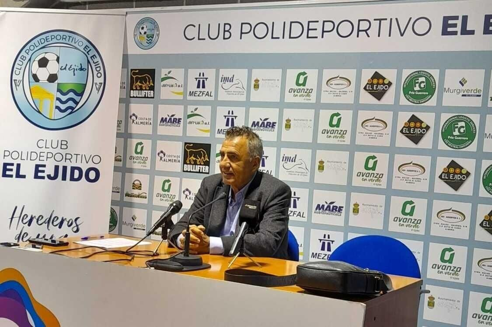 Alejandro Bouza durante una de sus últimas comparecencias en su etapa en la entidad celeste.