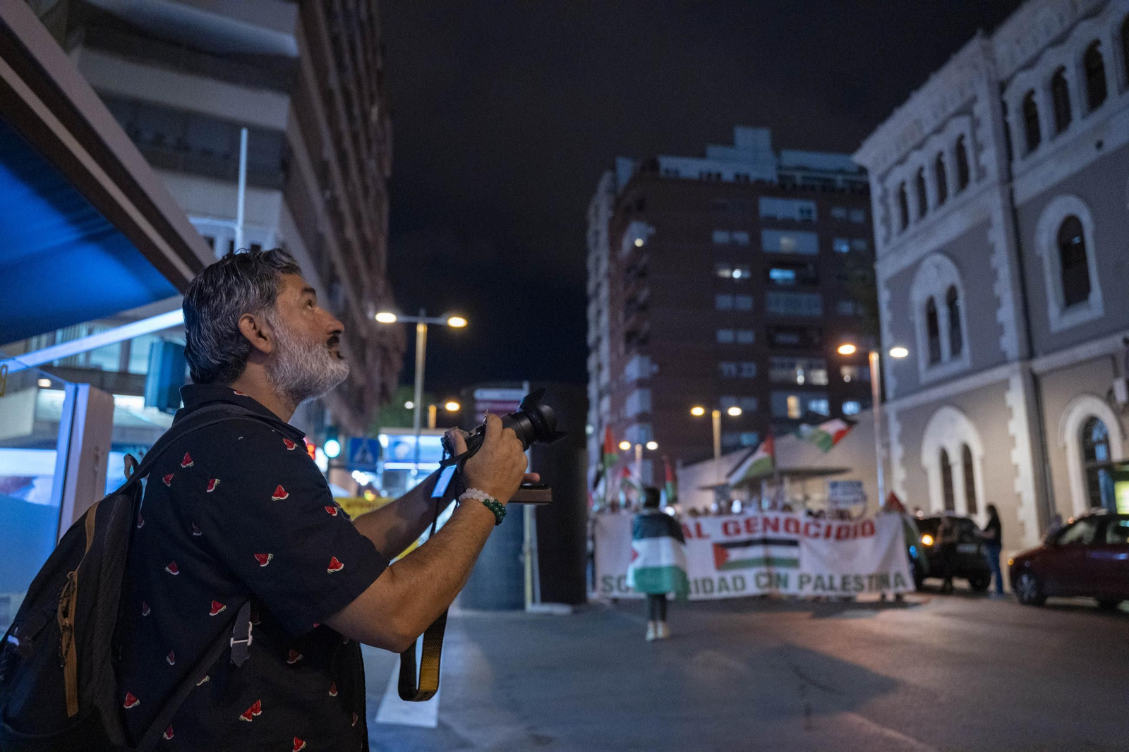 La Plataforma Almería por Palestina se manifiesta por la situación en Gaza, en imágenes