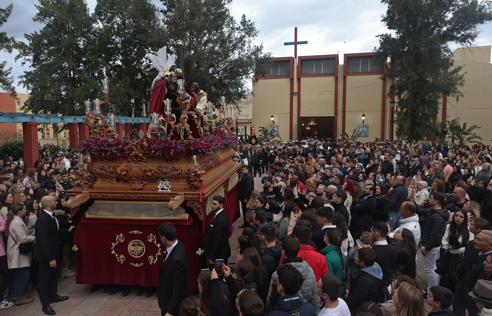 Fotos del Jueves Santo en Algeciras: Tres Caídas y Nazareno
