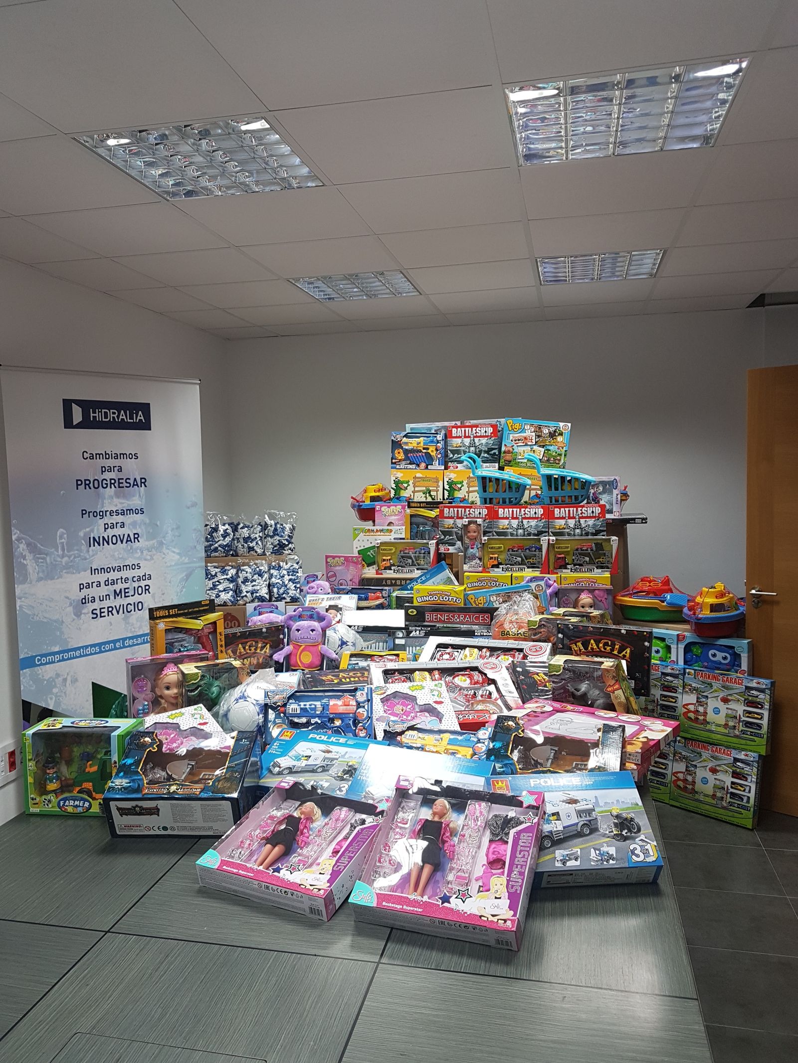 Lote de juguetes donados por Hidralia