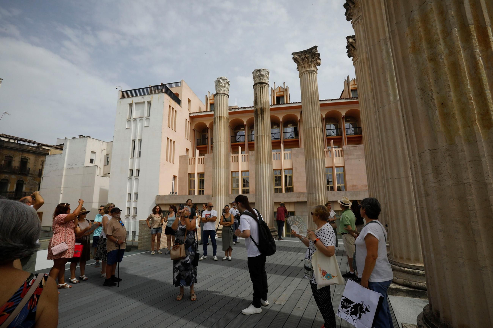 El primer día de visitas al Templo Romano, en imágenes