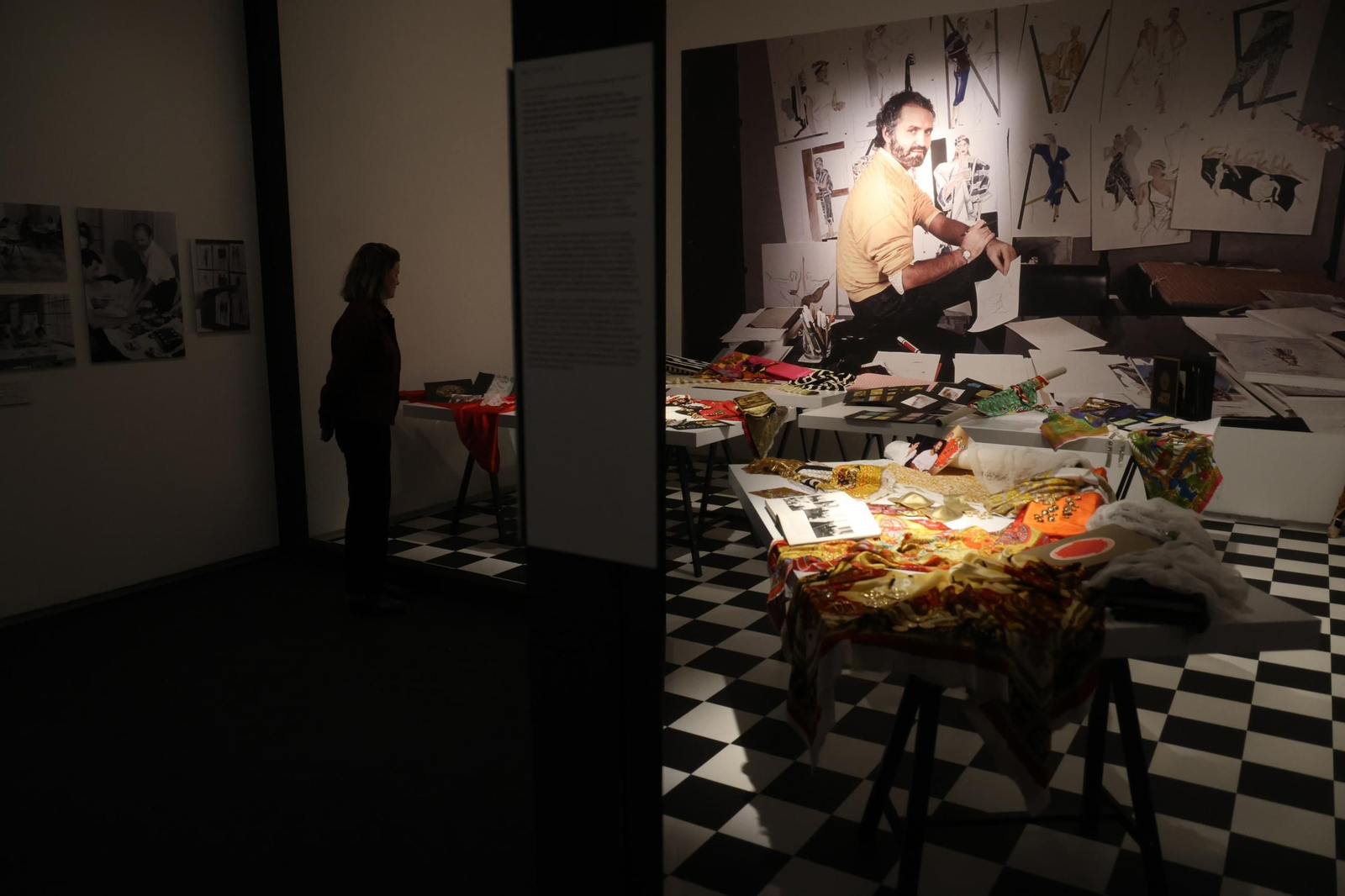 Todos los detalles de la exposición de Versace en Málaga, en imágenes