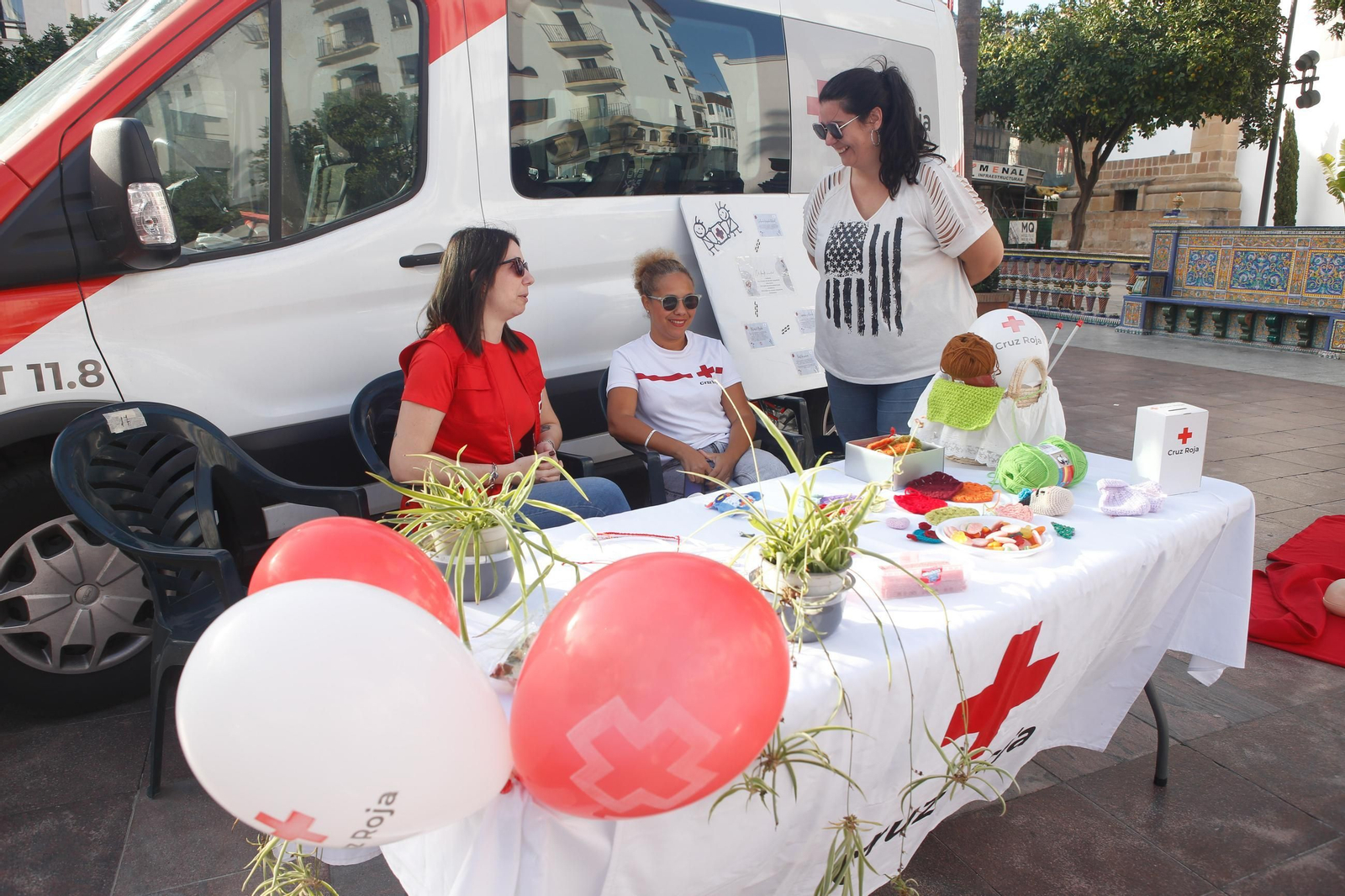 Fotos del Día de la Banderita de la Cruz Roja en la Plaza Alta de Algeciras