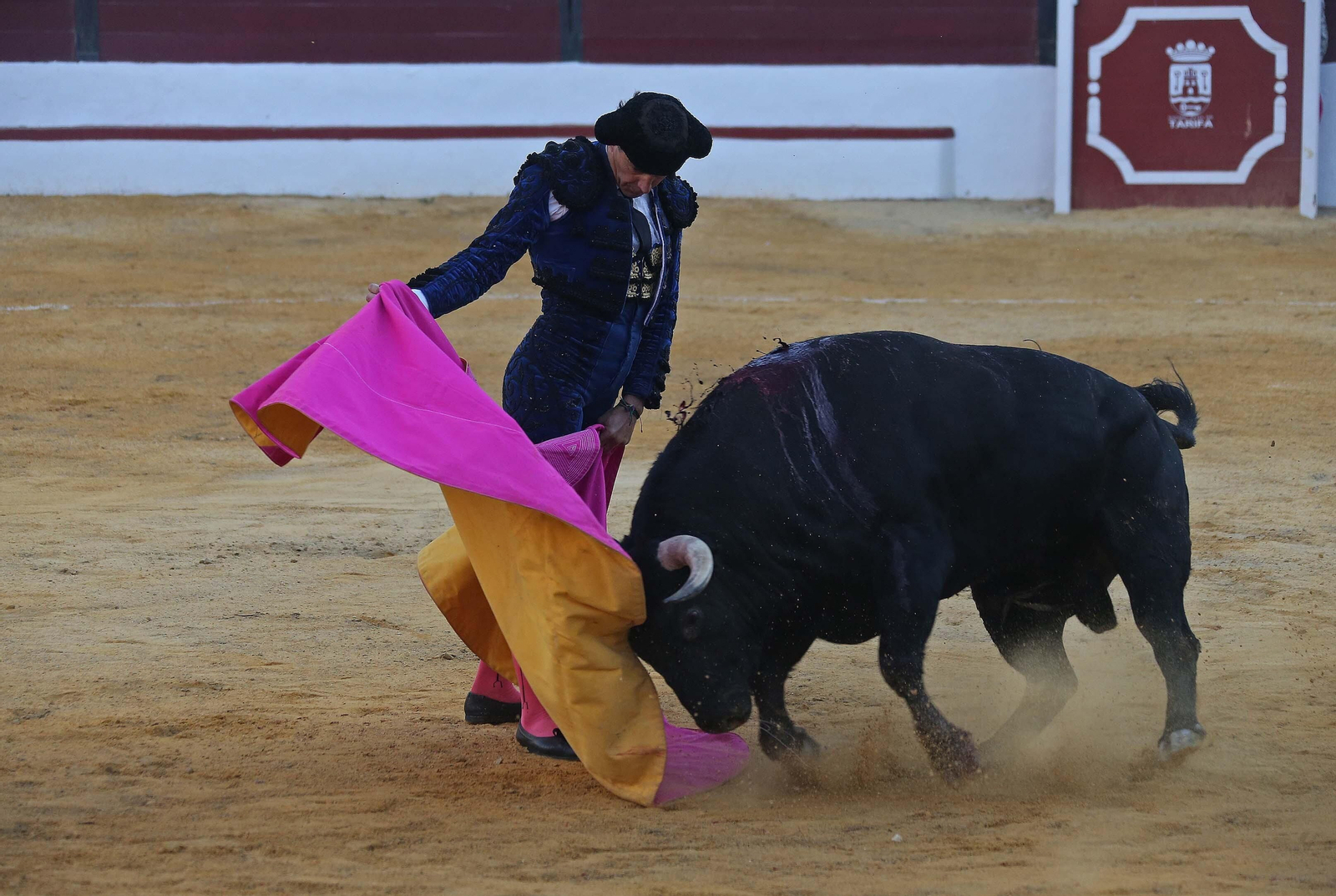 Fotos de la corrida de la reapertura de la plaza de toros de Tarifa: El Cid, Manuel Escribano y Manuel Ponce
