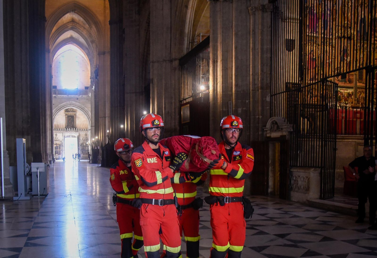 Simulacro de incendio en la Catedral y el Archivo de Indias
