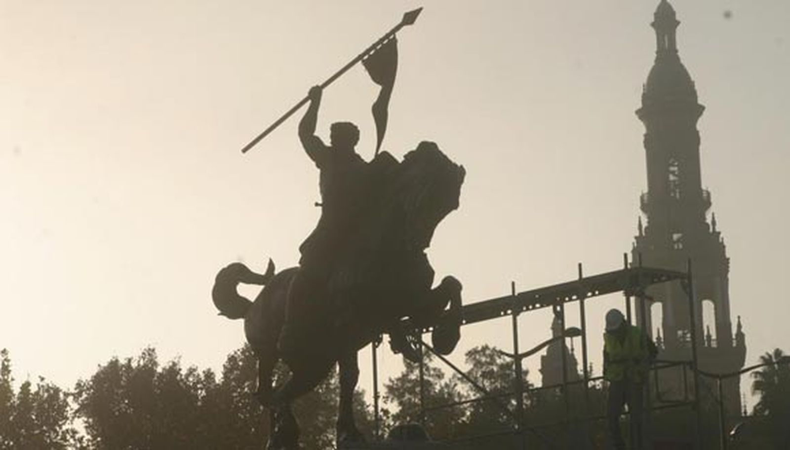 La estatua del Cid ya luce restaurada tras cuatro meses de trabajos