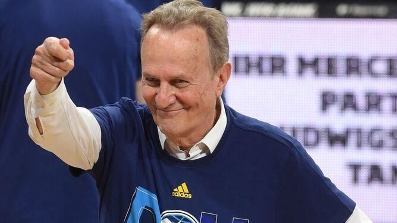 Aíto García Reneses celebra la consecución de la pasada liga alemana.