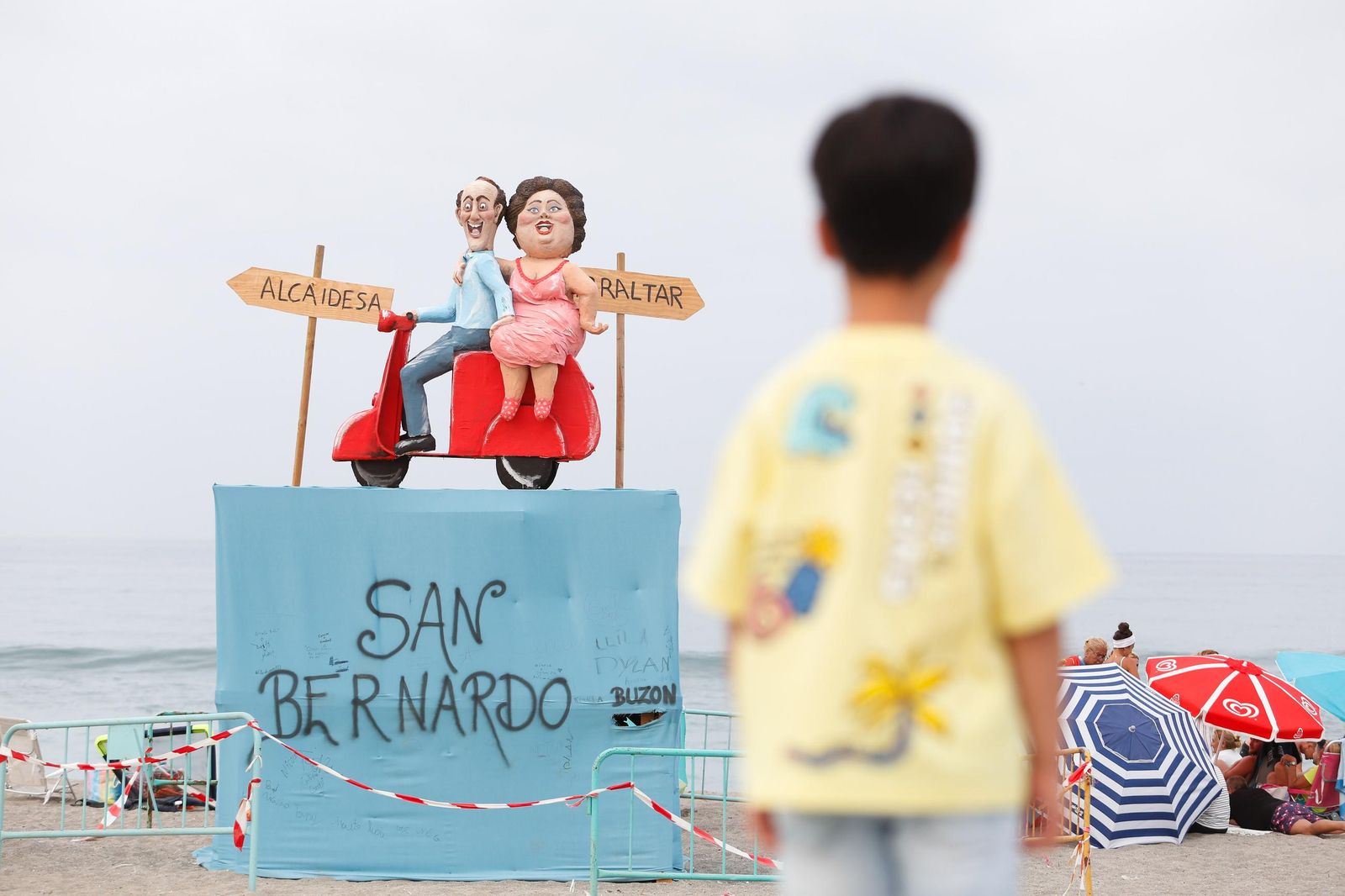 Fotos de la noche de San Juan en las playas de La Línea.