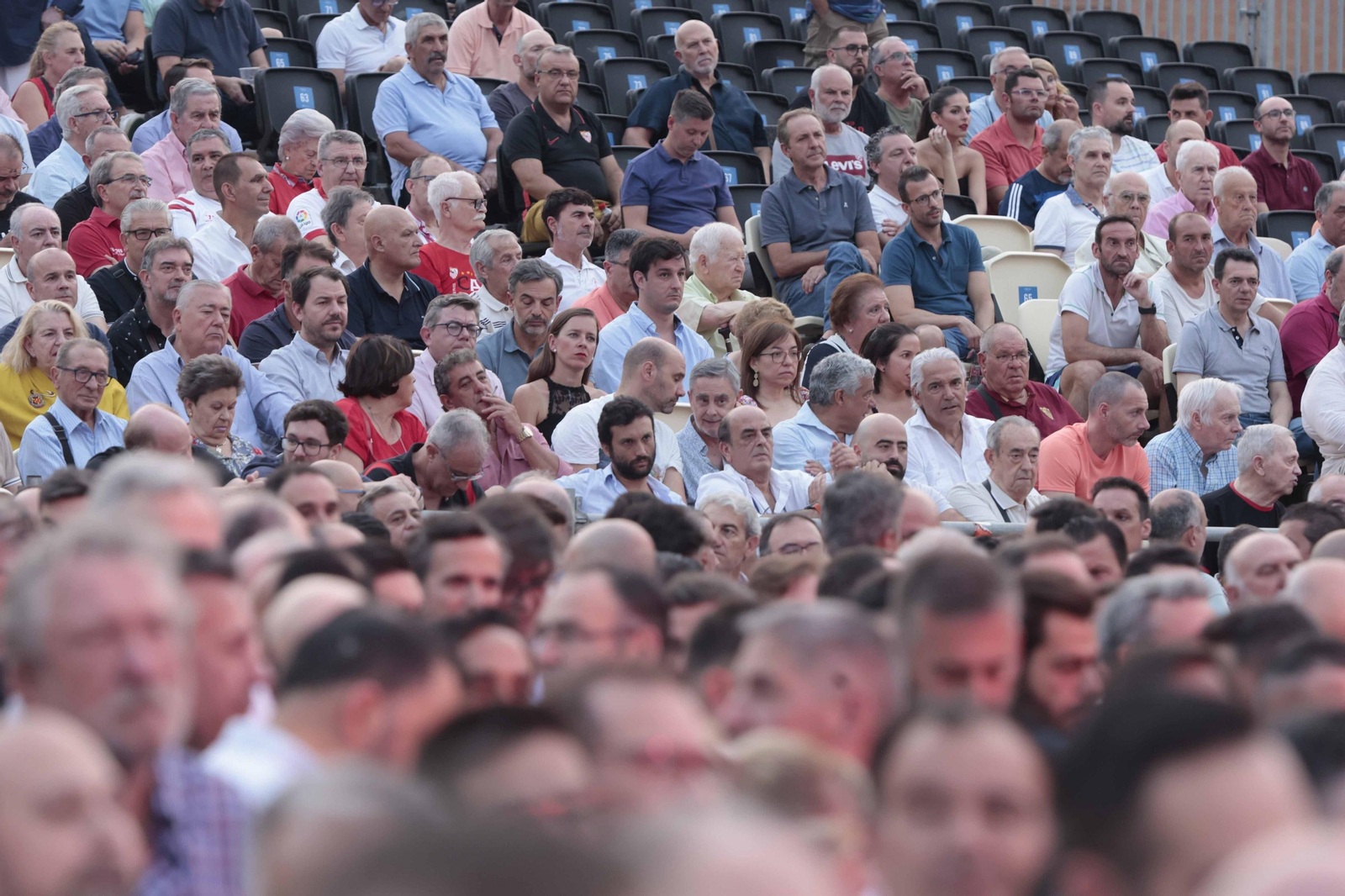 Búscate en las fotos del acto Fieles de Nervión