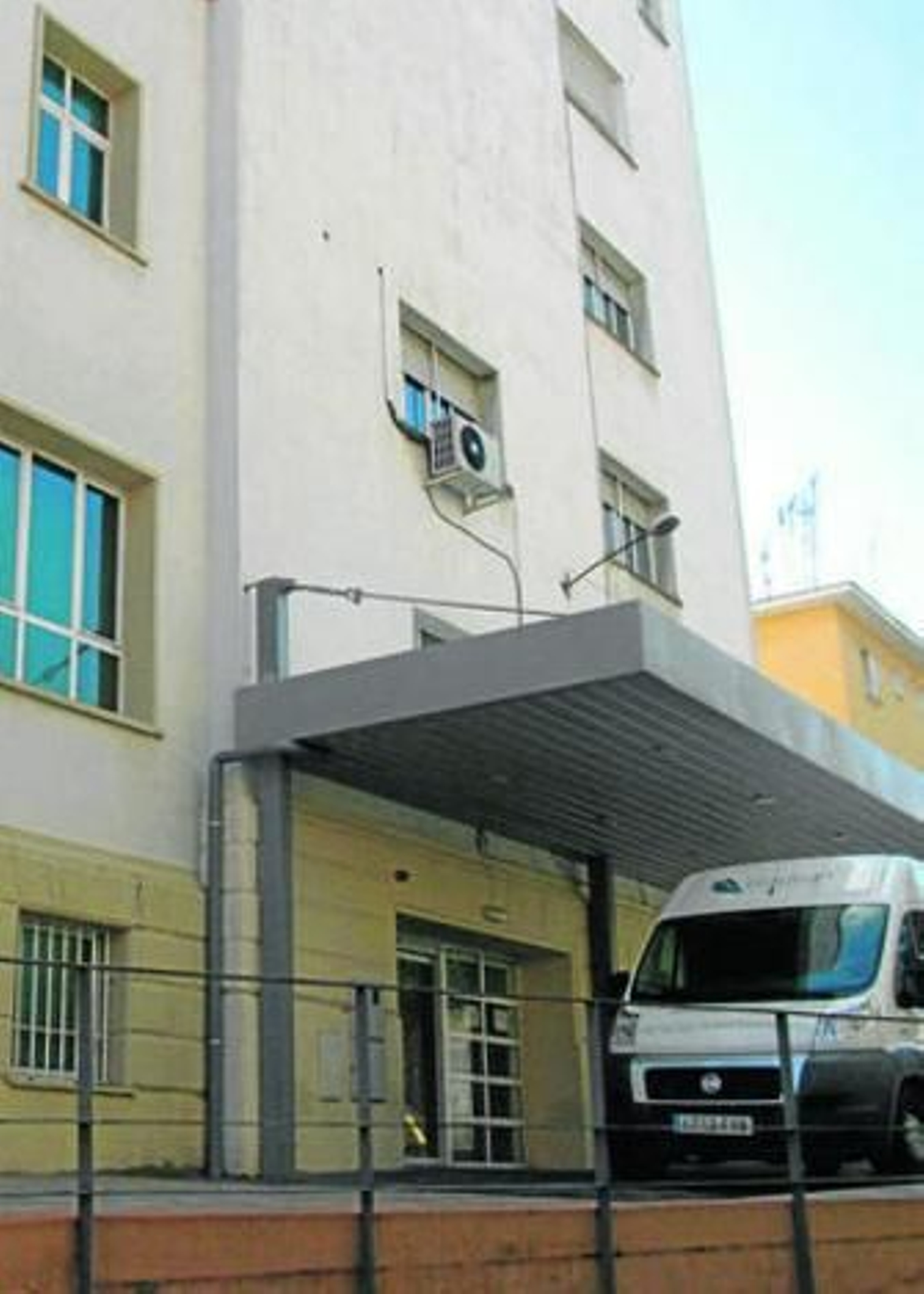 Una imagen de la fachada del ambulatorio del Menéndez Tolosa.