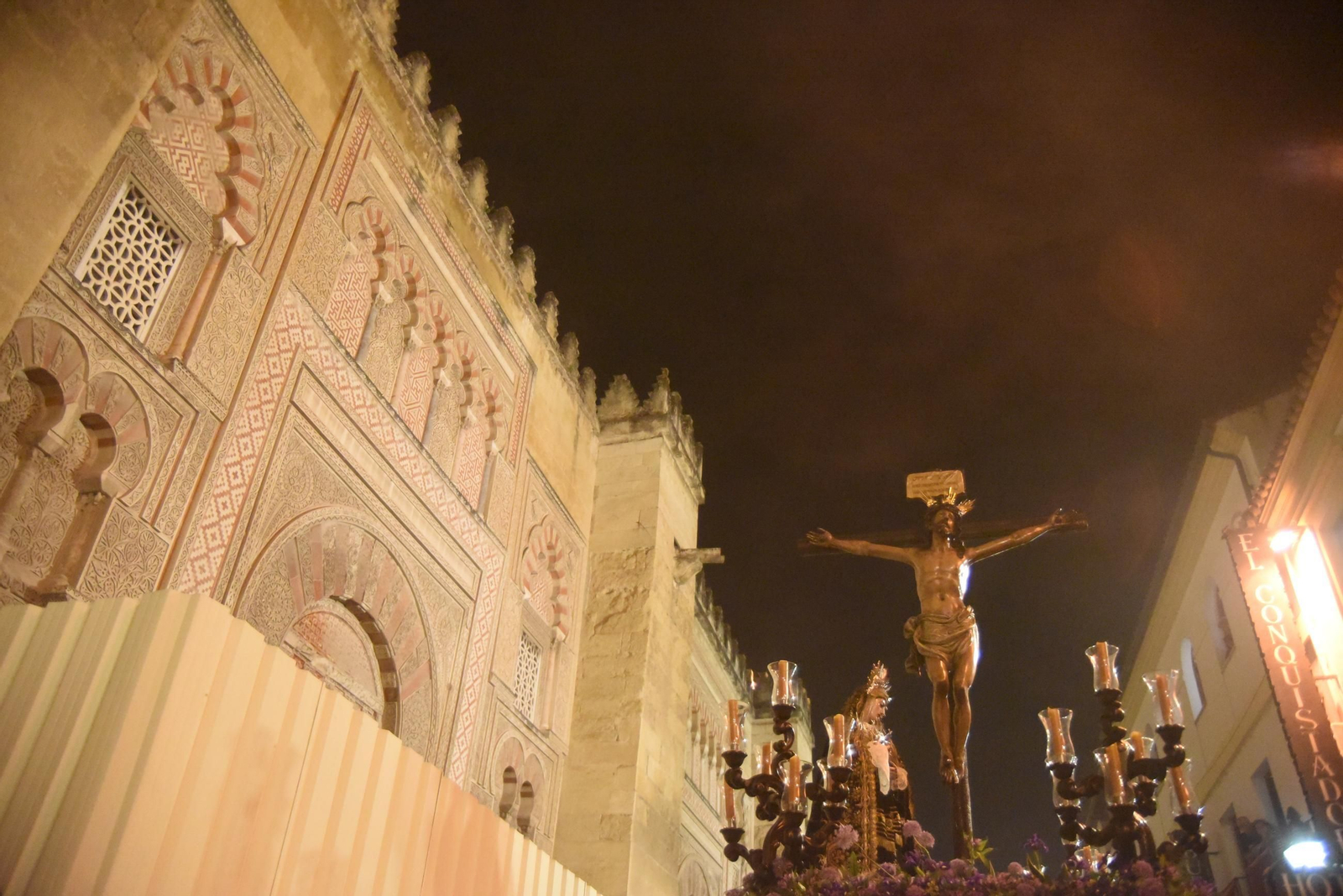 La procesión de la Expiración en este Viernes Santo de Córdoba, en imágenes