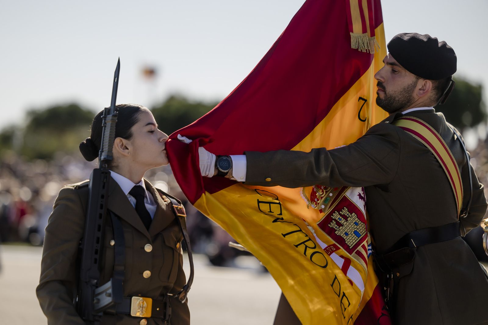 Las imágenes de la multitudinaria Jura de Bandera en Camposoto