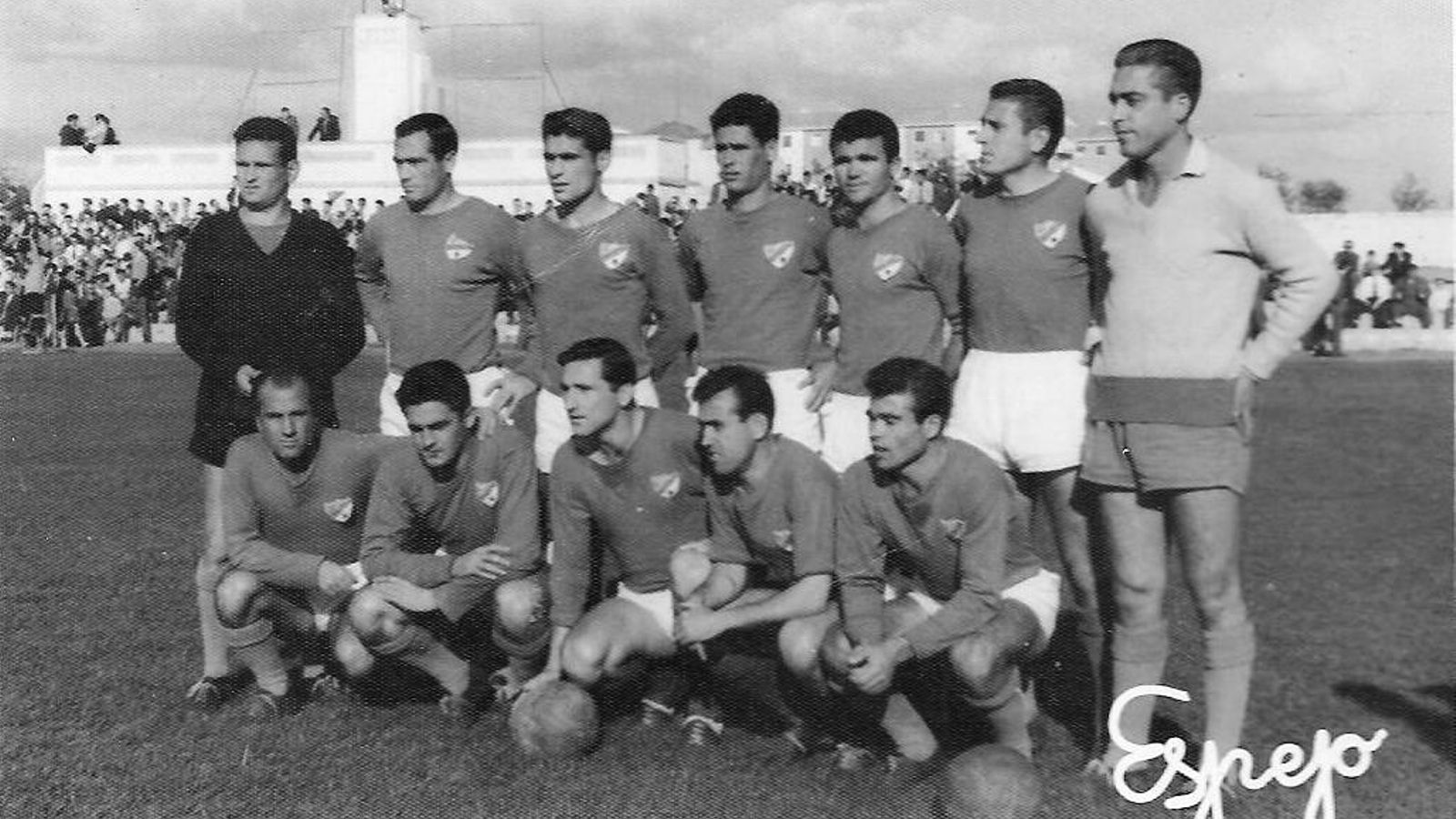 Formación del Linares CF en 1963, con Santiago Astarriaga en sus filas.