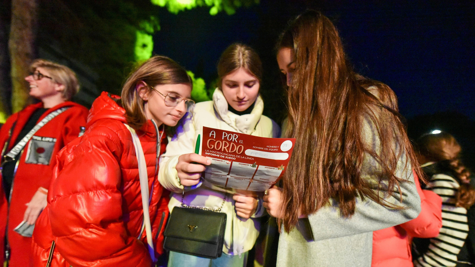 La yincana solidaria 'A por el gordo' en La Línea, en imágenes