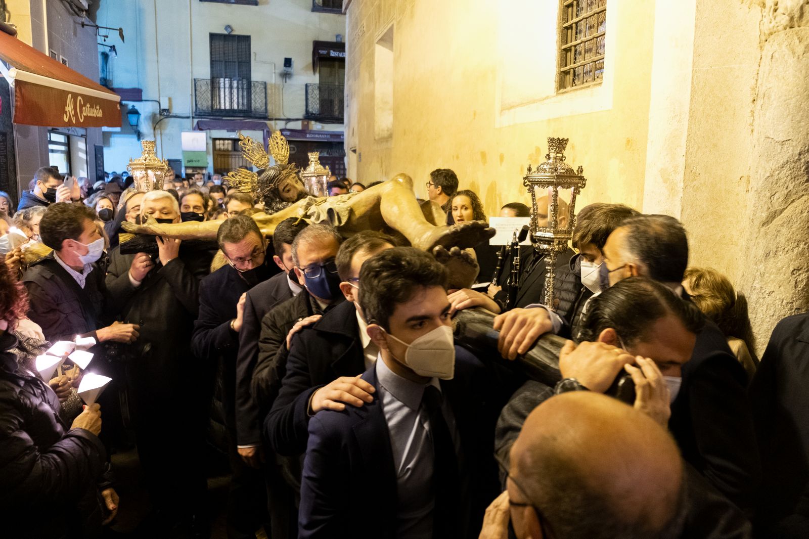 El vía crucis con el Cristo del Mandato, en imágenes