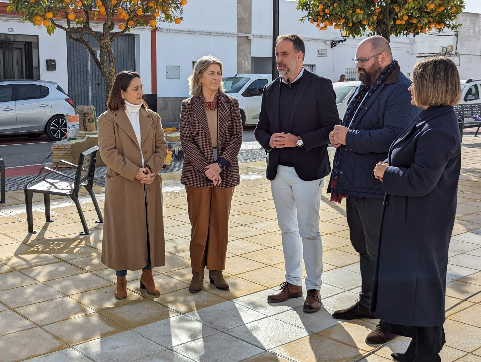Visita de la Junta a actuaciones del PFEA  en Trebujena.
