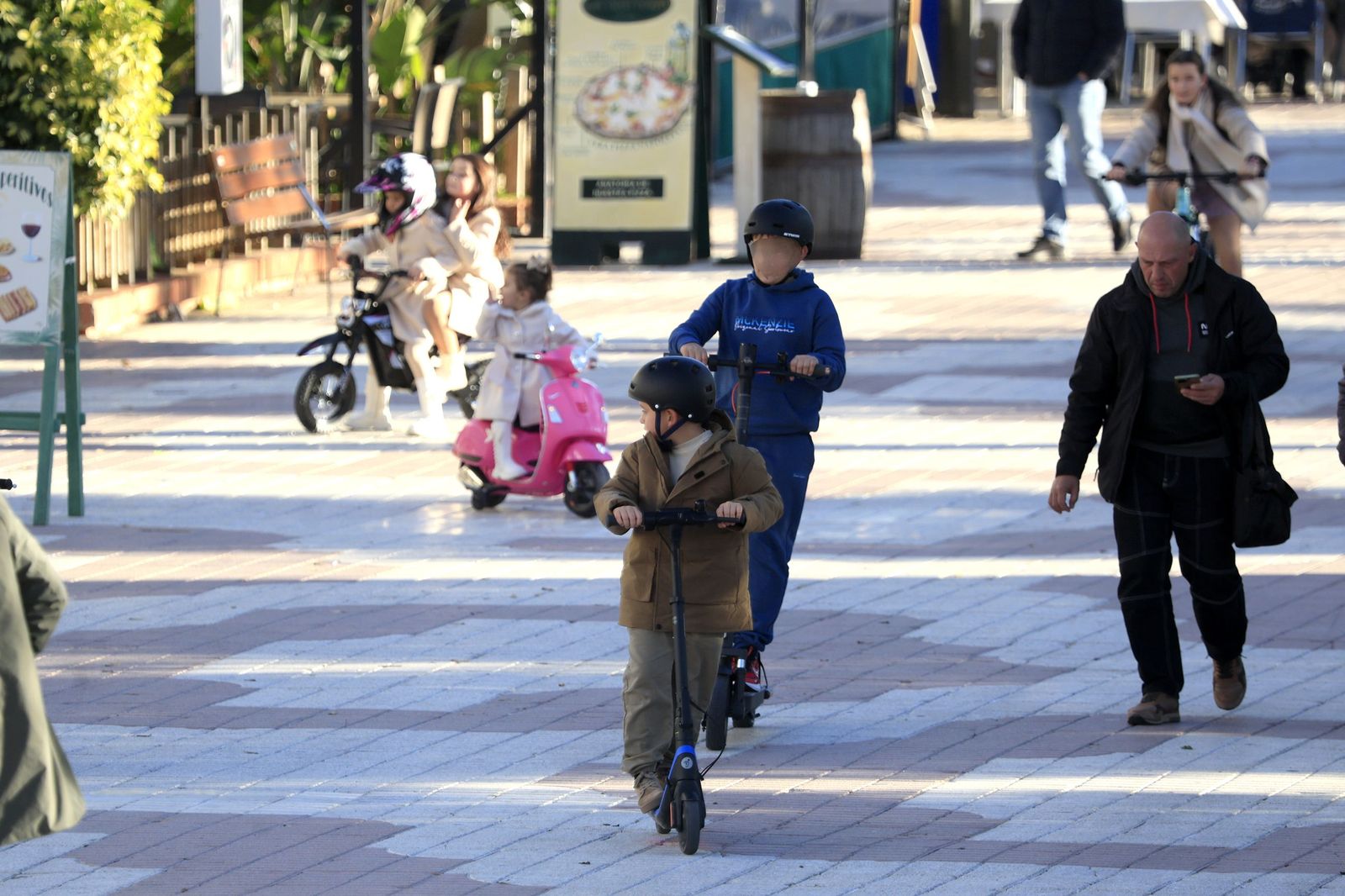 Las fotos de los juegos en la calle y ambiente en el día de Reyes