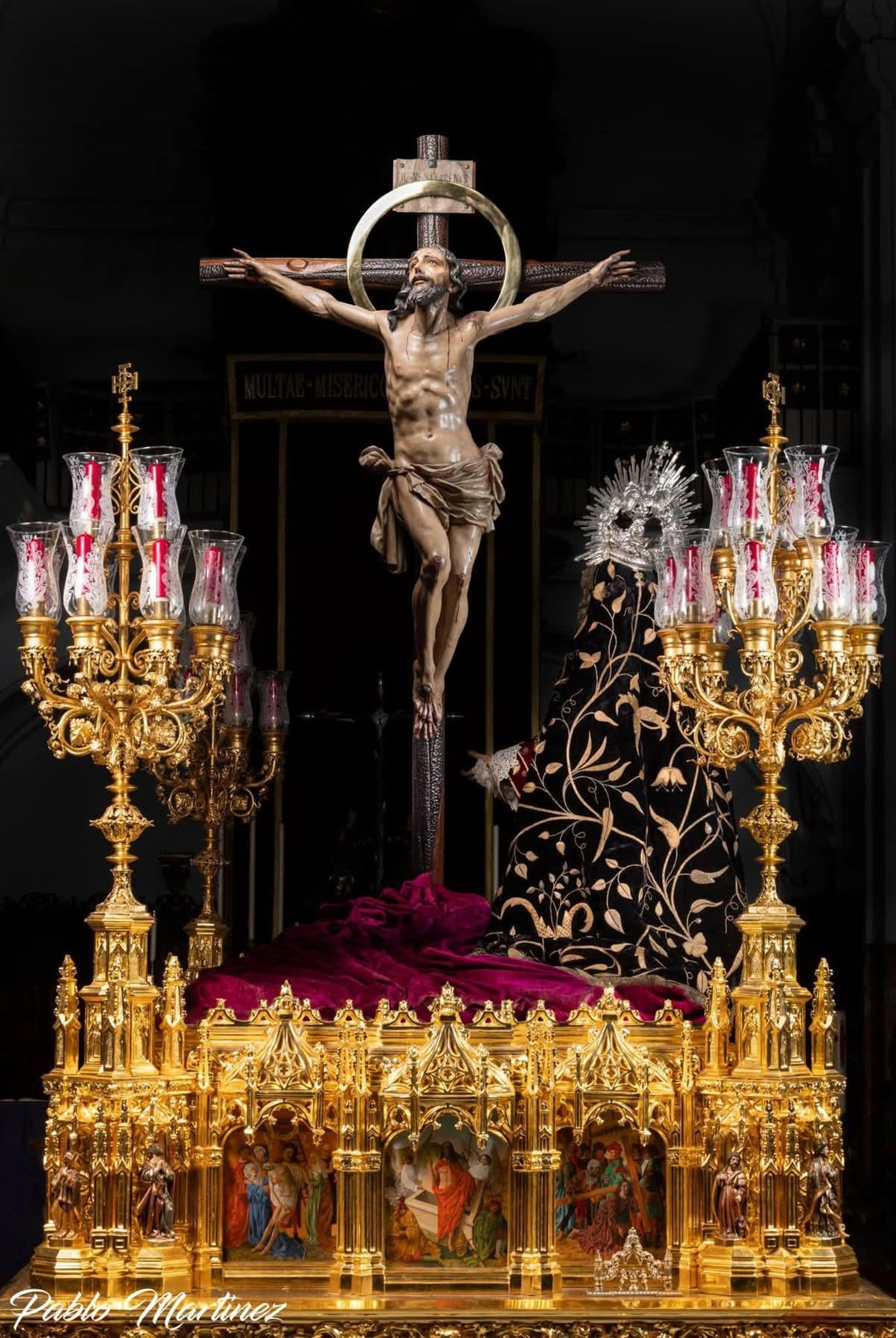 El Cristo de las Misercodias, en su paso con la Virgen de la Antigua.