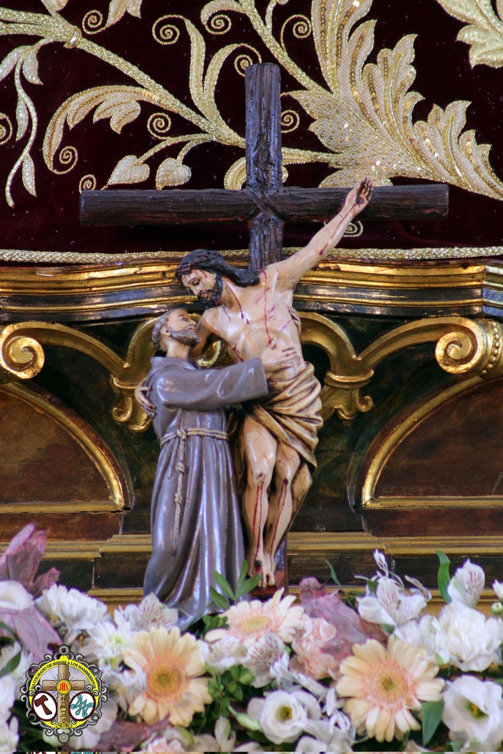 Detalle del Abrazo Franciscano