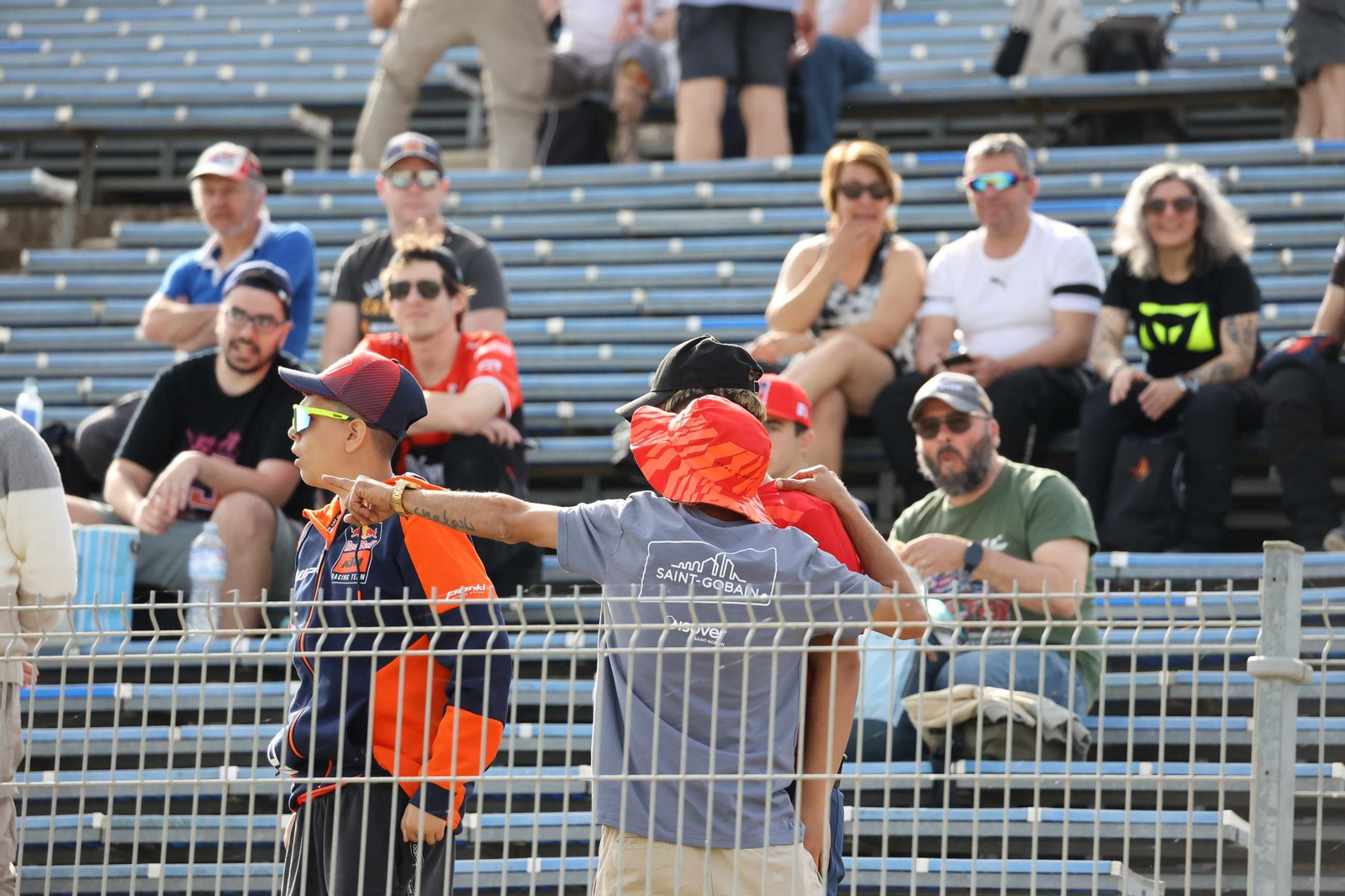 Ambiente del viernes en las gradas del Circuito de Jerez - Ángel Nieto