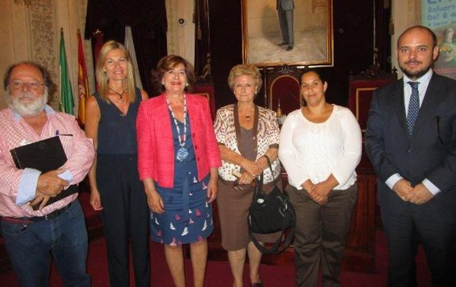 Pepe Ángel González, Isa Mora, la presidenta de Nuevo Futuro Jero Galiana, la madrina de honor Beatriz de Orleans-Borbón, la concejala Ana Fernández y Francisco Baena.

Foto: Ignacio Casas de Ciria