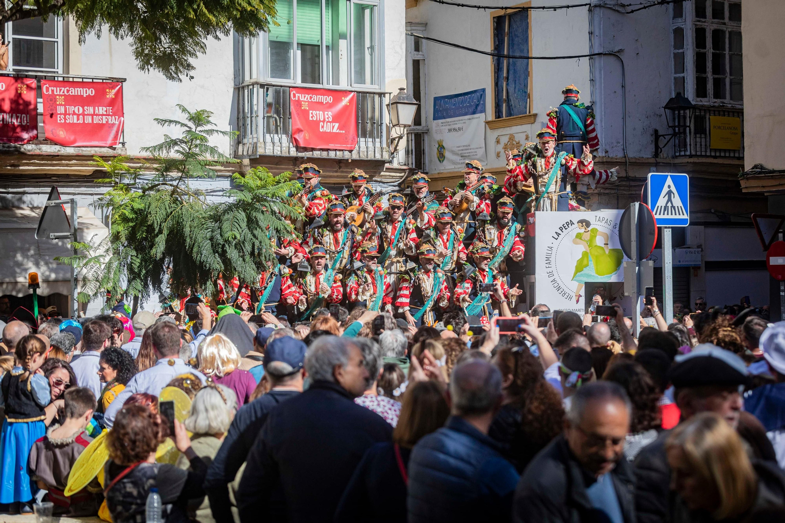 Todas las imágenes de los carruseles de coros de la Viña y el Mentidero del Carnaval de Cádiz 2024