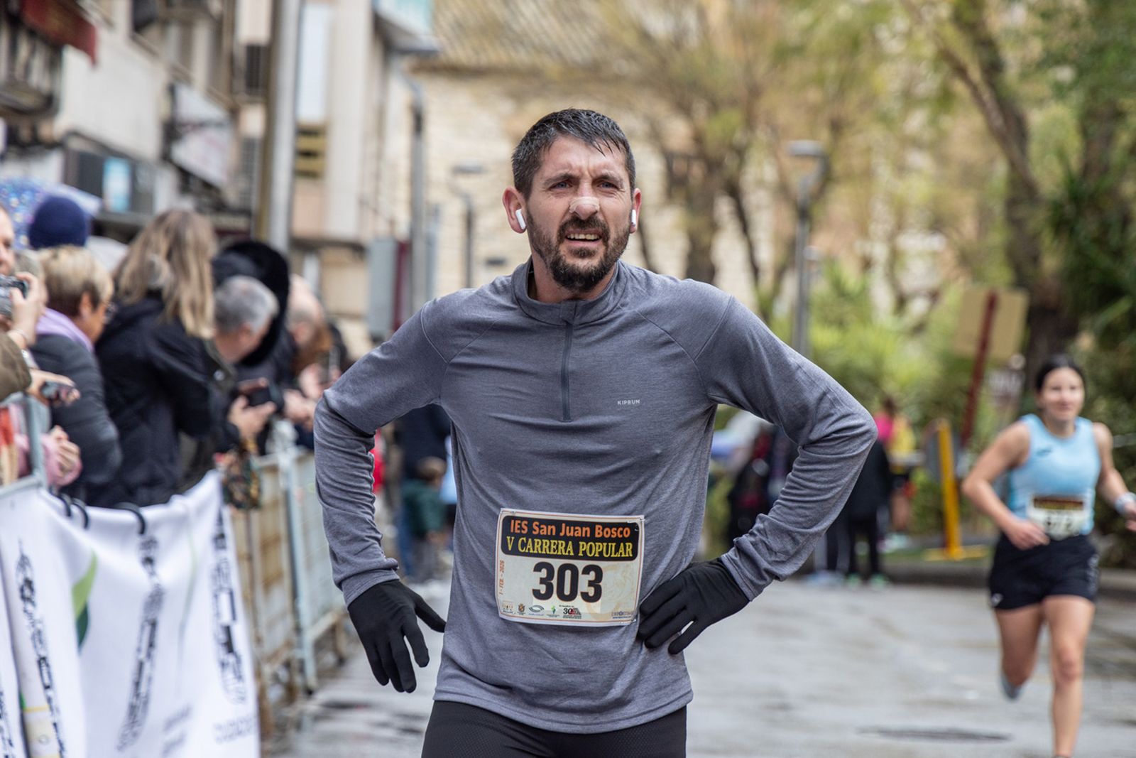 En imágenes: la lluvia no frena a más de un millar de corredores en la V Carrera Popular del IES San Juan Bosco (1)