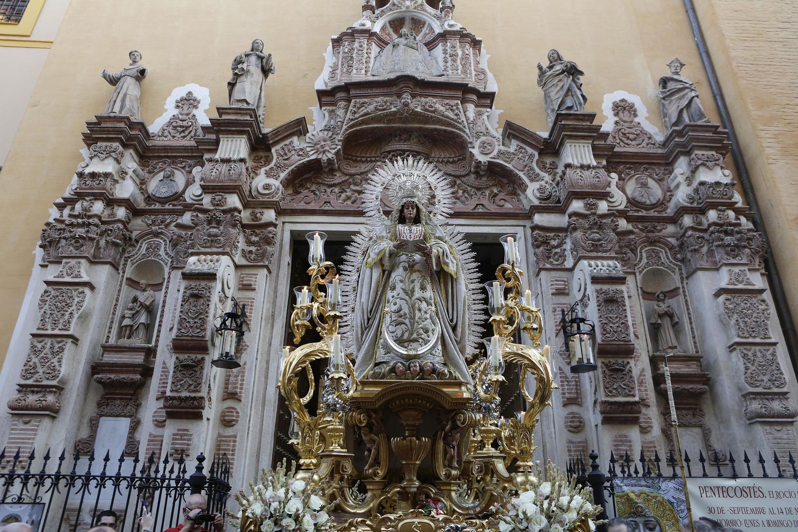 La salida de la Virgen de la Encarnación, en imágenes