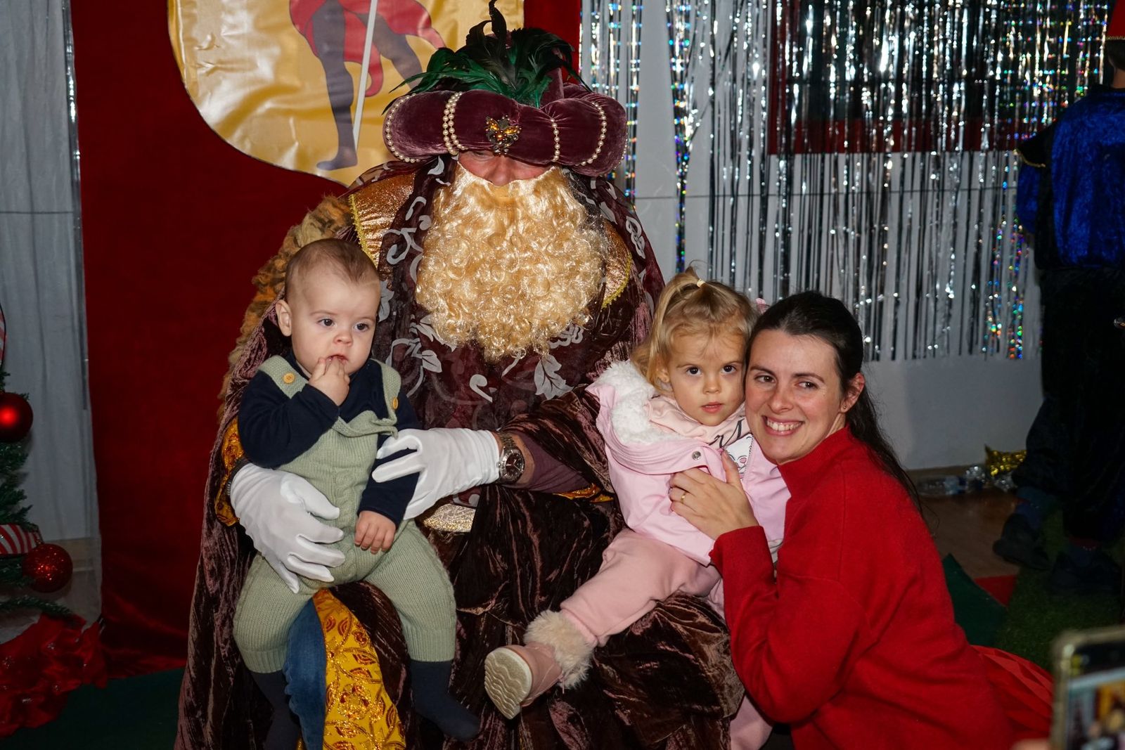 La lluvia no pudo con una ilusión desbordante en Vícar: la cabalgata estática, en imágenes