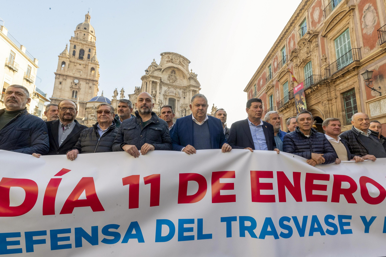El presidente del SCRATS, Lucas Jiménez, los vicepresidentes del sindicato en Alicante Javier Berenguer y de Almeria Fernando Rubio, en la pasada concentración de Murcia.