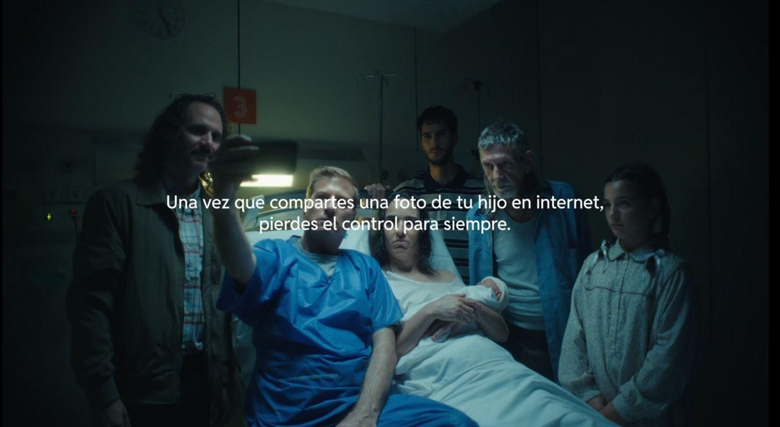 Mensaje de la campaña de Policía Nacional y Fundacion Sol contra el 'sharenting'