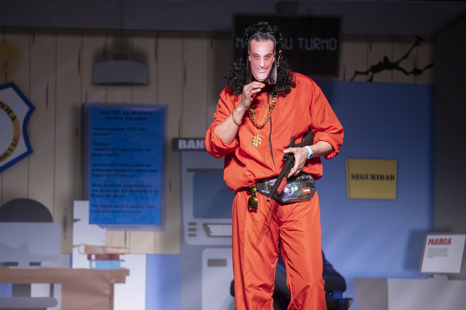 Imágenes de la actuación del cuarteto de Huelva "El plan Bellavista" en el Carnaval Colombino