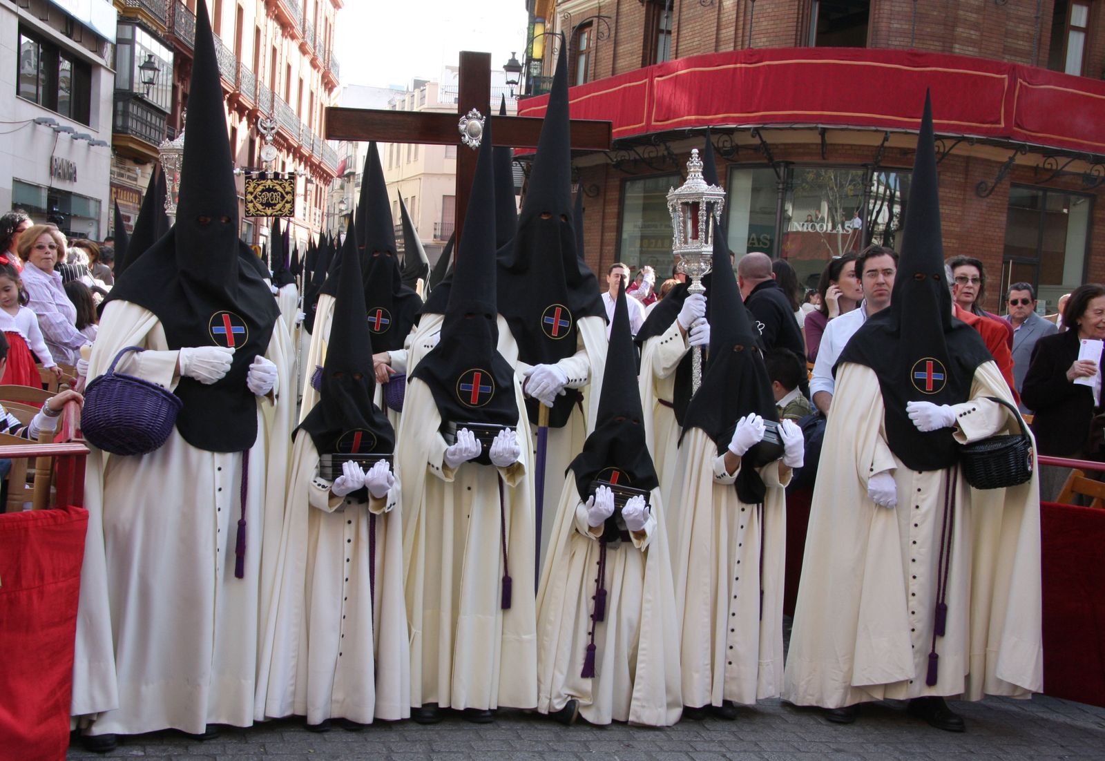 La cruz de guía de San Pablo llegando a la Campana en 2008.