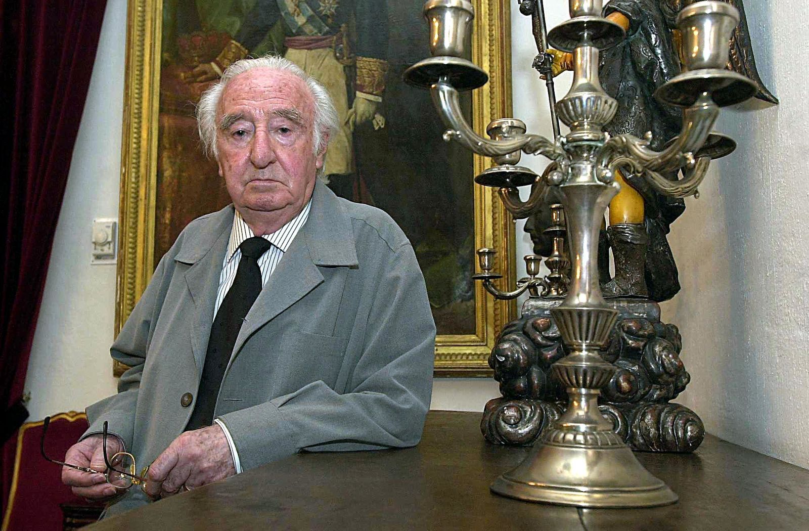 El poeta Leopoldo de Luis, en una imagen de 2003.