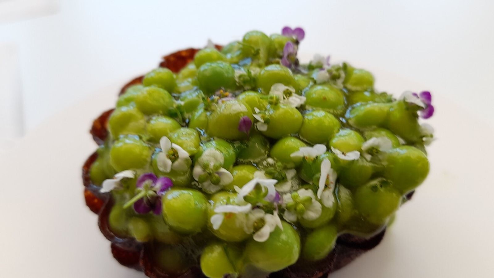 Tarta de guisantes lágrima, de Eneko Atxa