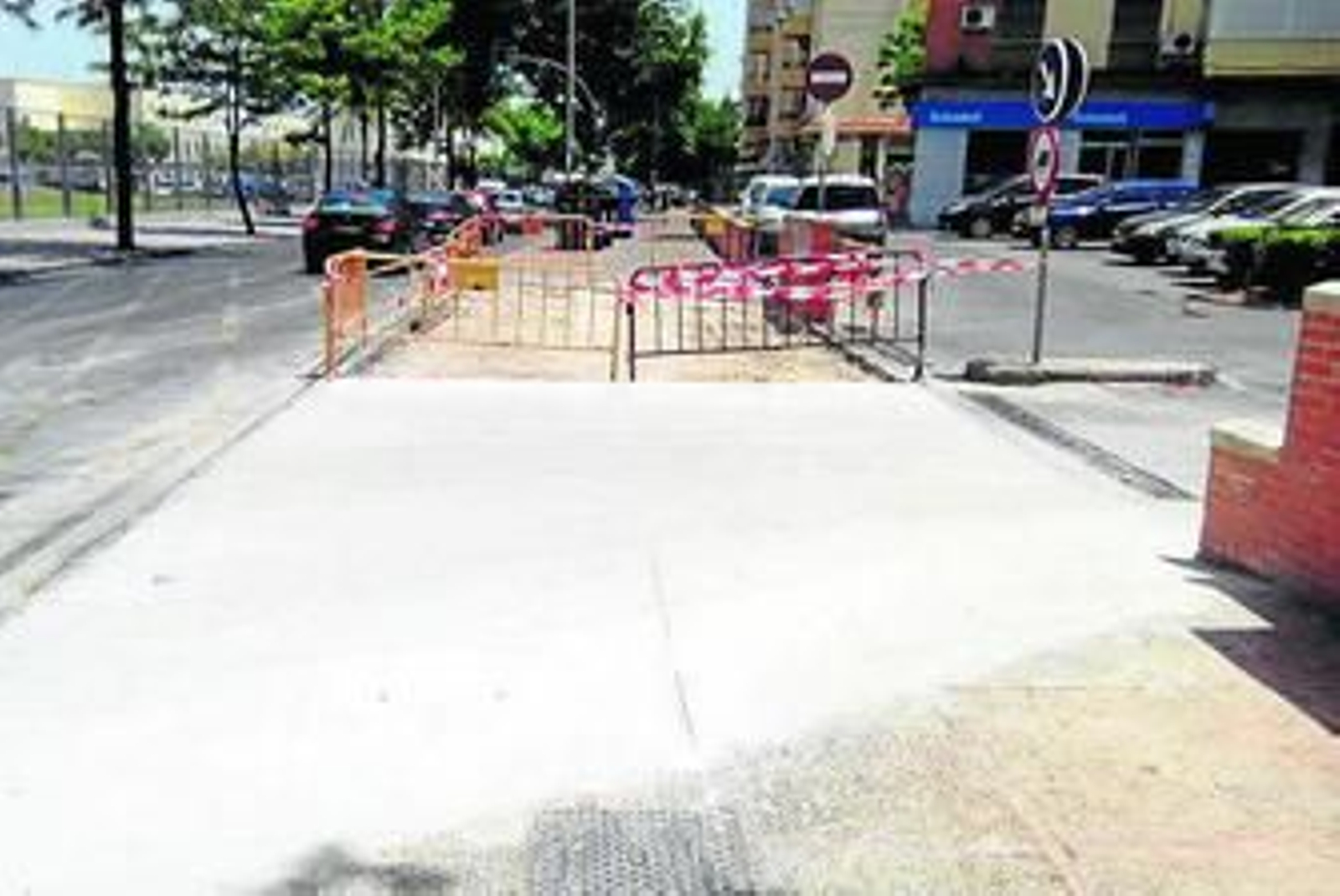Tramo arreglado en el Paseo de las Delicias. Tramo arreglado en el Paseo de las Delicias.