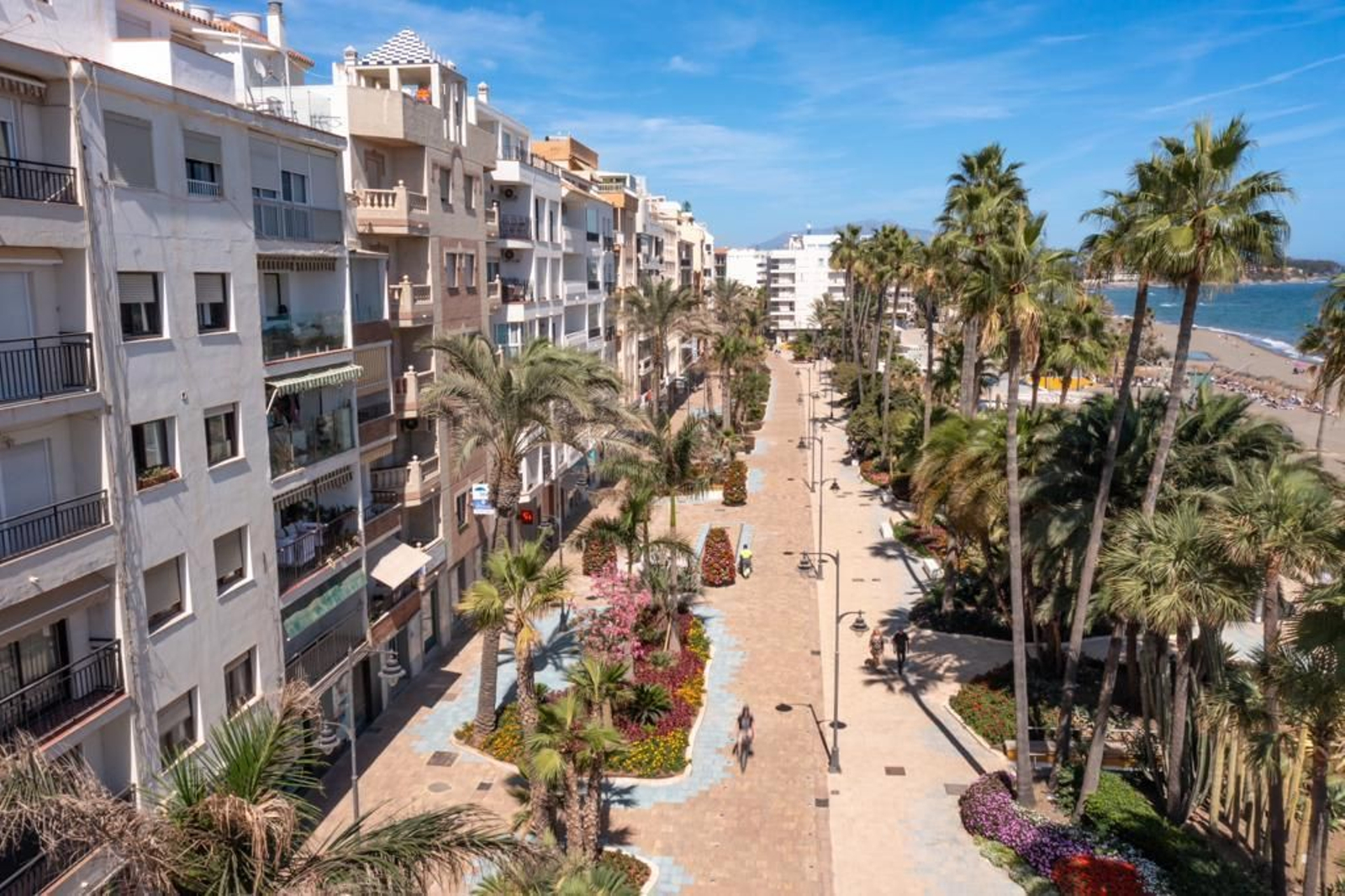 La avenida de España, localizada en Estepona.