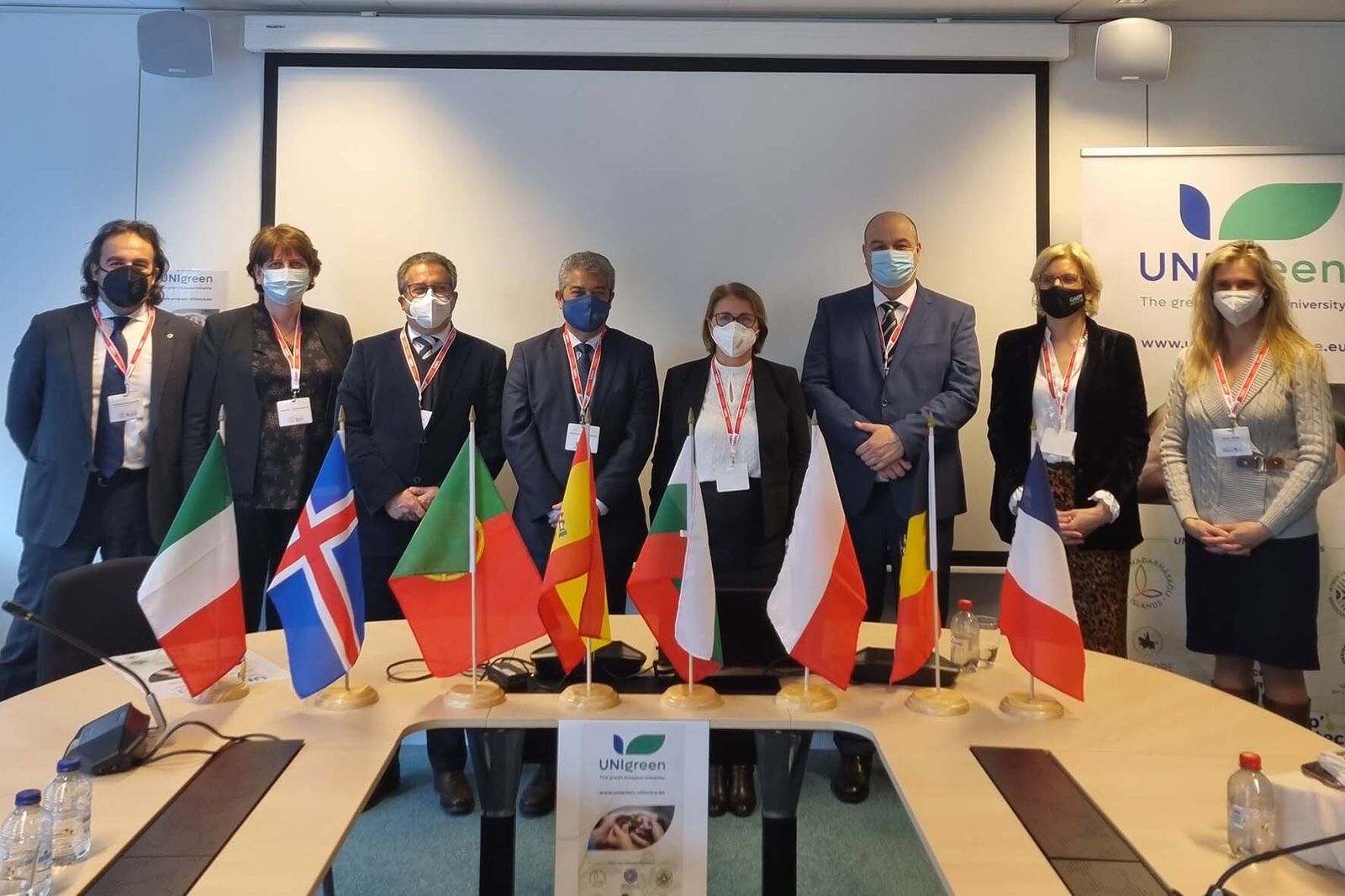 Firma del consorcio.